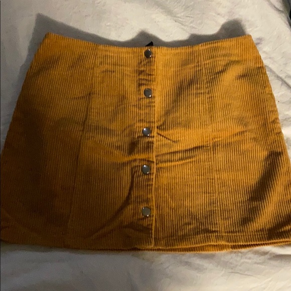 Skirt - Picture 3 of 7